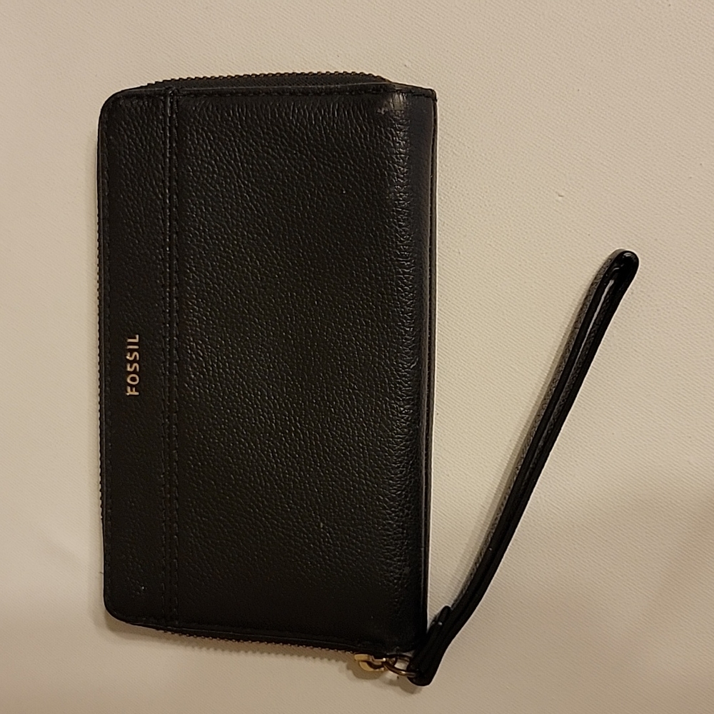 Black Genuine Leather Fossil Zip Around Wristlet Wallet Excellent Condition